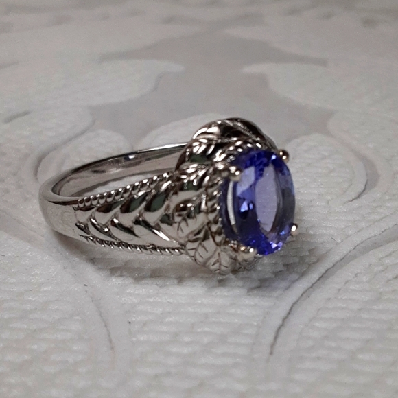925 1.60 ctGenuine Tanzanite.